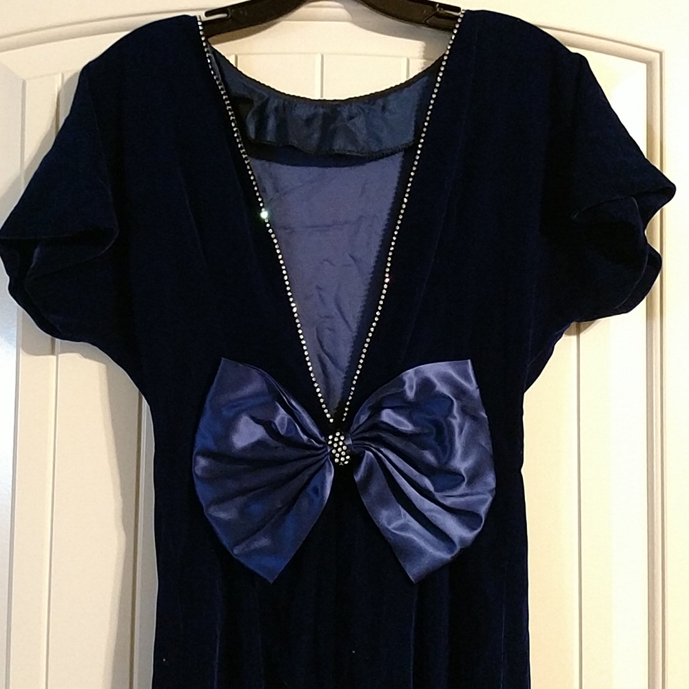 Vintage Datiani blue velveteen 1980s dress